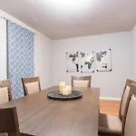Cheerful 3-Bedroom Home Up To 9 Guest
